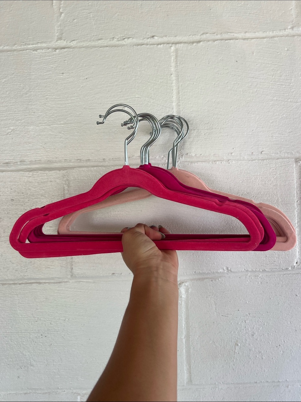 15 Kids Velvet Non-Slip Hangers - Pink & Blush Set